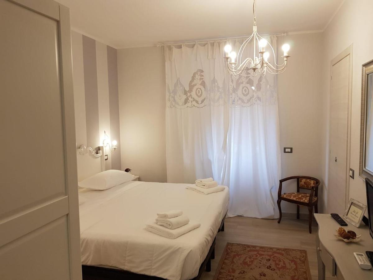 Bed and Breakfast Brezza Marina Марина-ди-Каррара Экстерьер фото